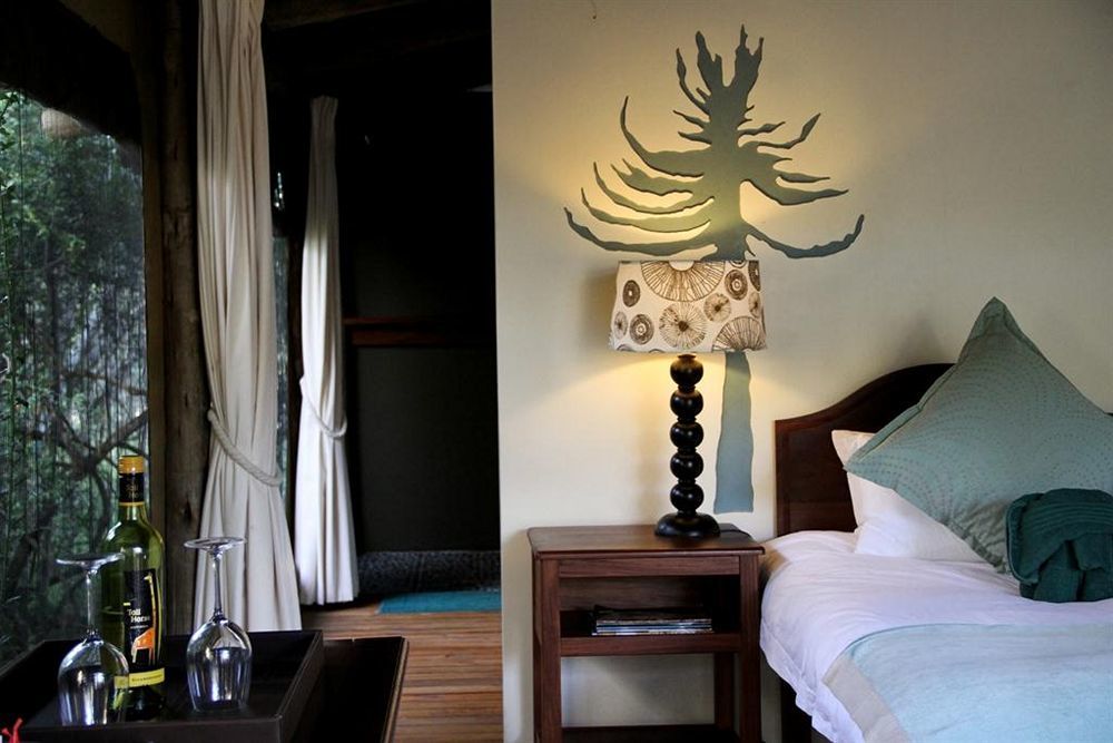 Sibuya Game Reserve And Lodge Кентън он Сий Екстериор снимка